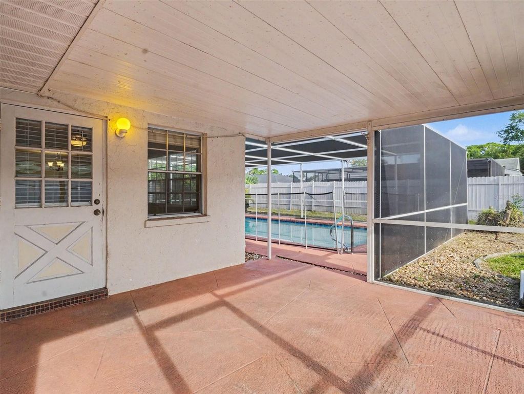Image 12 of property listing at 3907 23RD AVENUE W, Bradenton, FL 34205