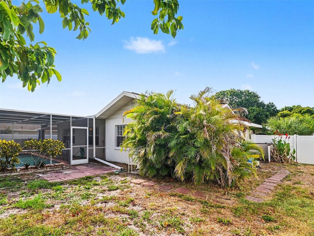 Image 14 of property listing at 3907 23RD AVENUE W, Bradenton, FL 34205
