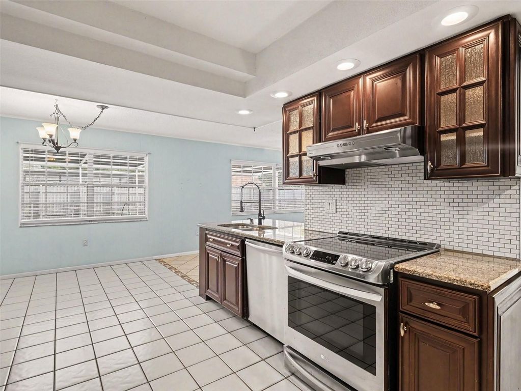 Image 3 of property listing at 3907 23RD AVENUE W, Bradenton, FL 34205