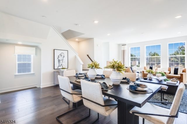 53 Eastwood Ter 53, East Hanover Twp., NJ 07936