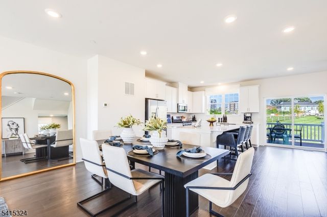 53 Eastwood Ter 53, East Hanover Twp., NJ 07936