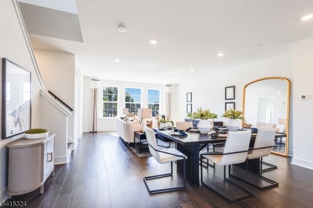 53 Eastwood Ter 53, East Hanover Twp., NJ 07936