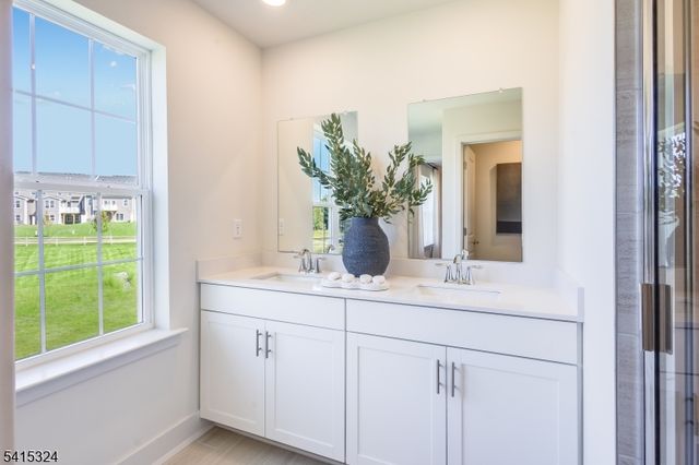 53 Eastwood Ter 53, East Hanover Twp., NJ 07936