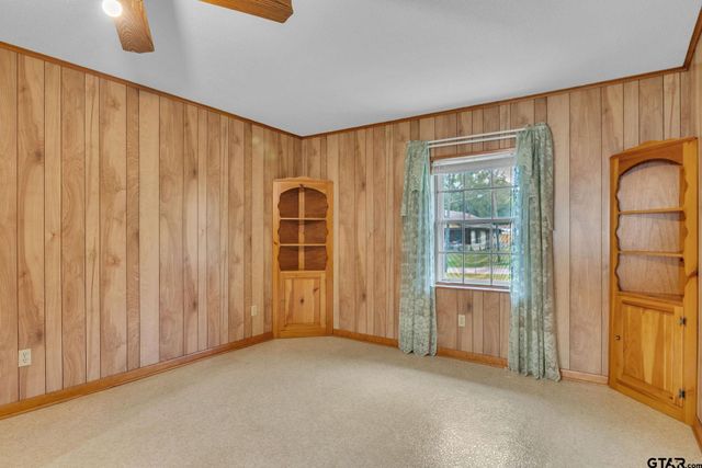 600 N Lake St, Waskom, TX 75692