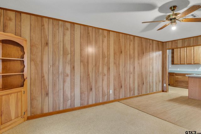 600 N Lake St, Waskom, TX 75692