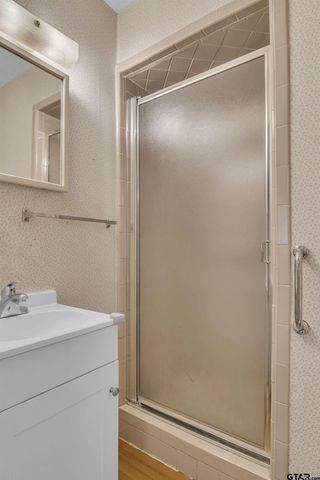 600 N Lake St, Waskom, TX 75692