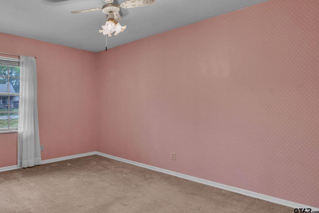 600 N Lake St, Waskom, TX 75692