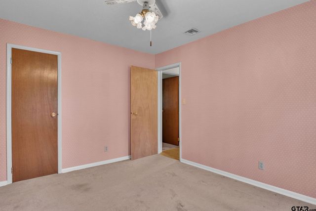 600 N Lake St, Waskom, TX 75692