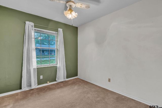 600 N Lake St, Waskom, TX 75692