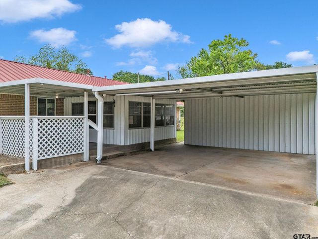 600 N Lake St, Waskom, TX 75692