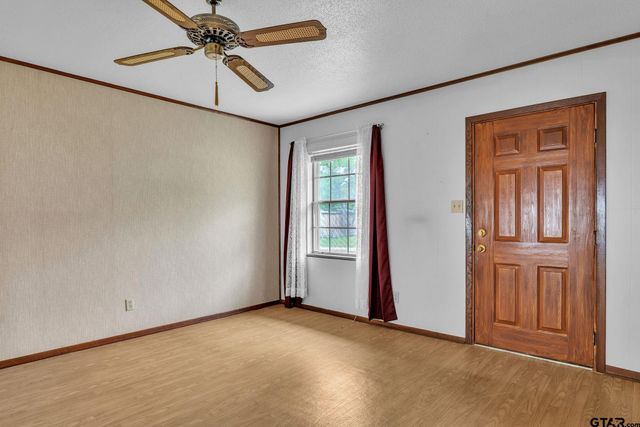 600 N Lake St, Waskom, TX 75692
