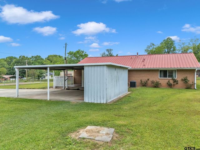 600 N Lake St, Waskom, TX 75692