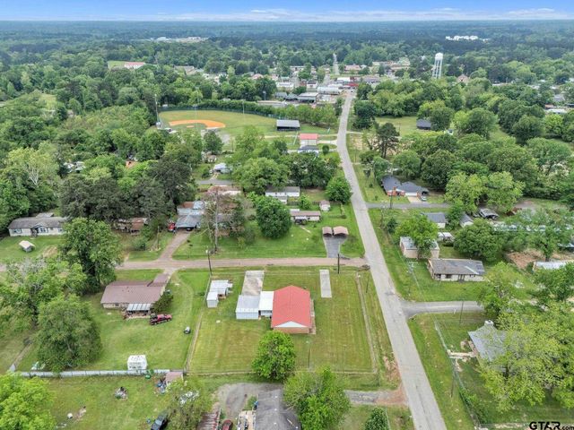 600 N Lake St, Waskom, TX 75692