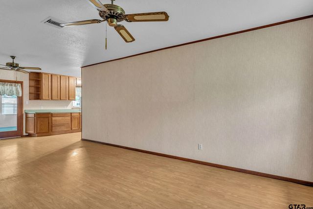 600 N Lake St, Waskom, TX 75692