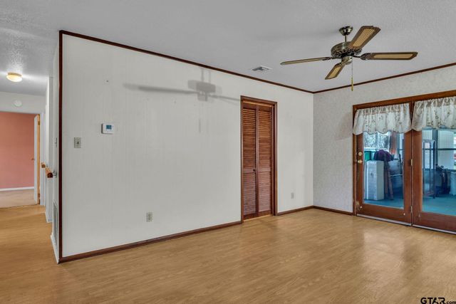 600 N Lake St, Waskom, TX 75692