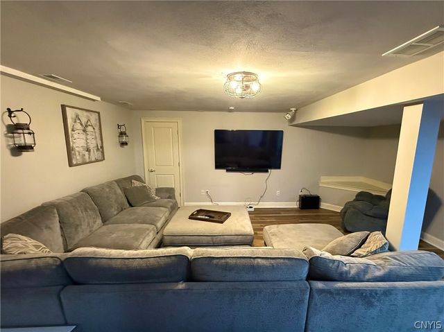 3027 Crocus Lane, Lysander, NY 13027