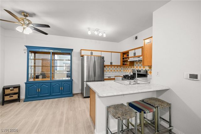 5751 Hacienda Avenue 135, Las Vegas, NV 89122