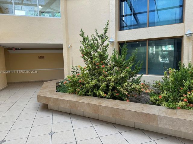 2055 SW 122nd Ave 406, Miami, FL 33175