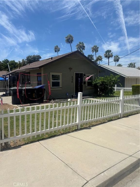 4230 13th, Riverside, CA 92501