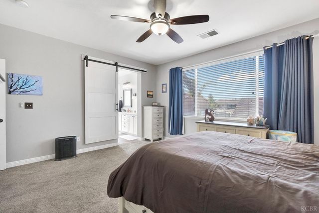917 W Windsor Drive, Hanford, CA 93230