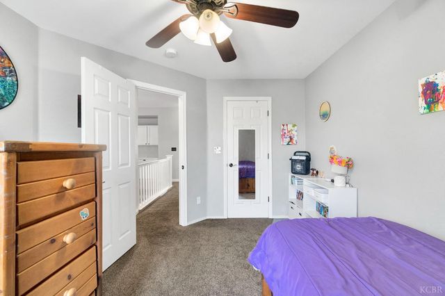917 W Windsor Drive, Hanford, CA 93230