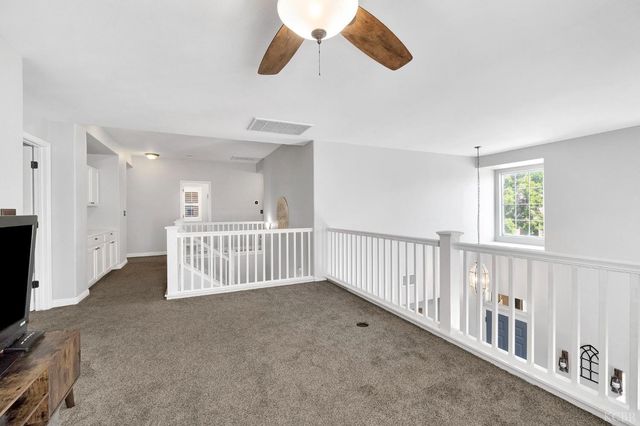 917 W Windsor Drive, Hanford, CA 93230