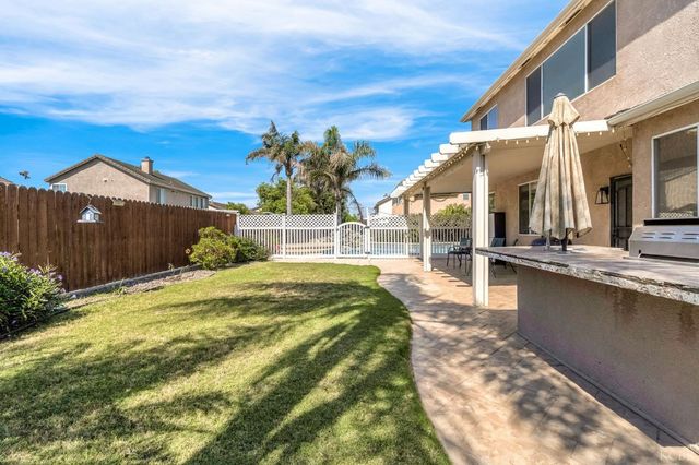 917 W Windsor Drive, Hanford, CA 93230