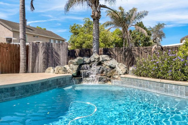 917 W Windsor Drive, Hanford, CA 93230