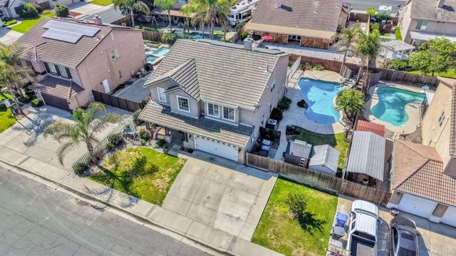 917 W Windsor Drive, Hanford, CA 93230
