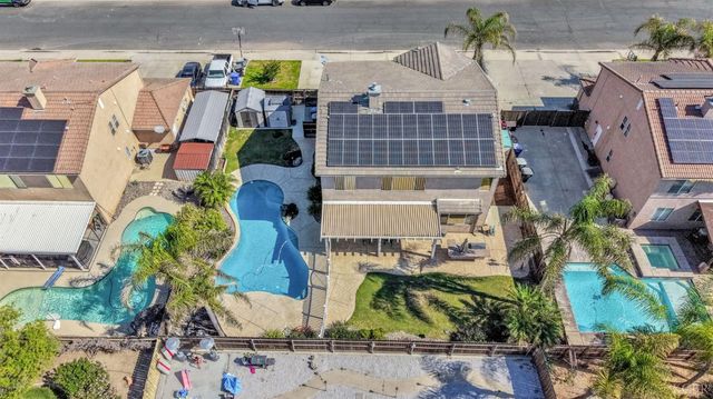 917 W Windsor Drive, Hanford, CA 93230