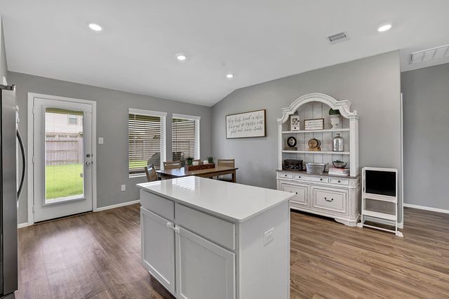 4731 Tindarey Glen Lane, Baytown, TX 77521