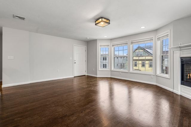 10 Saco St 5, Boston, MA 02122