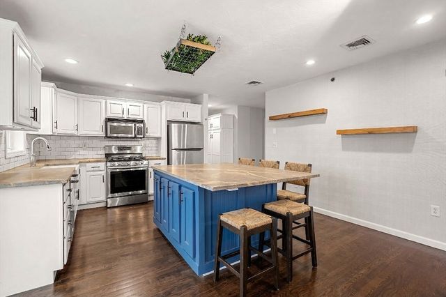 10 Saco St 5, Boston, MA 02122