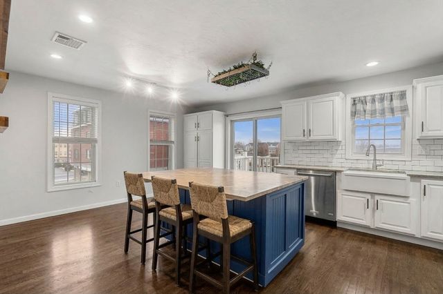 10 Saco St 5, Boston, MA 02122