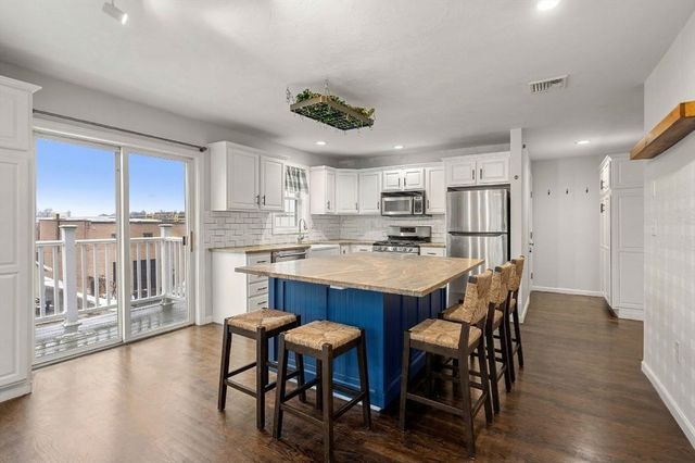 10 Saco St 5, Boston, MA 02122