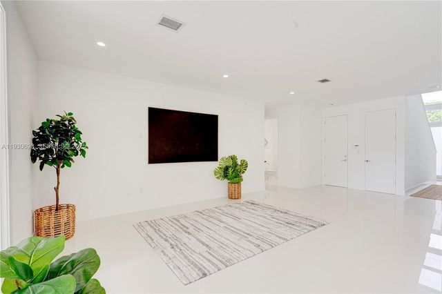 1805 NW 22nd Ct 1805, Miami, FL 33125