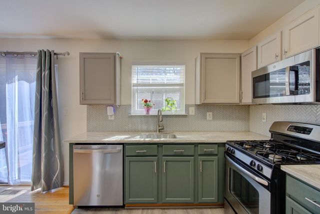 3713 COMMUNITY DR, District Heights, MD 20747