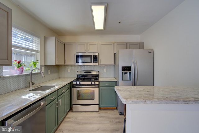 3713 COMMUNITY DR, District Heights, MD 20747