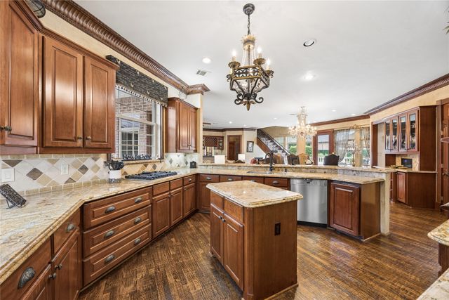 1800 Windermere Drive, Plano, TX 75093