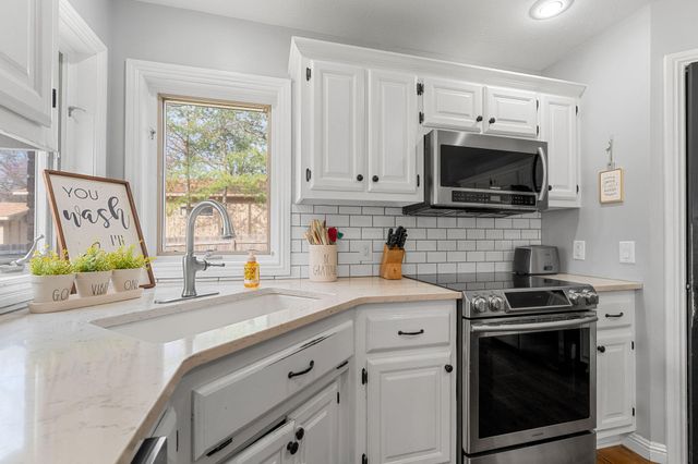 115 Stone Ridge Drive, Branson, MO 65616