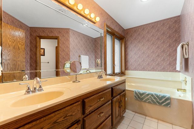 115 Stone Ridge Drive, Branson, MO 65616