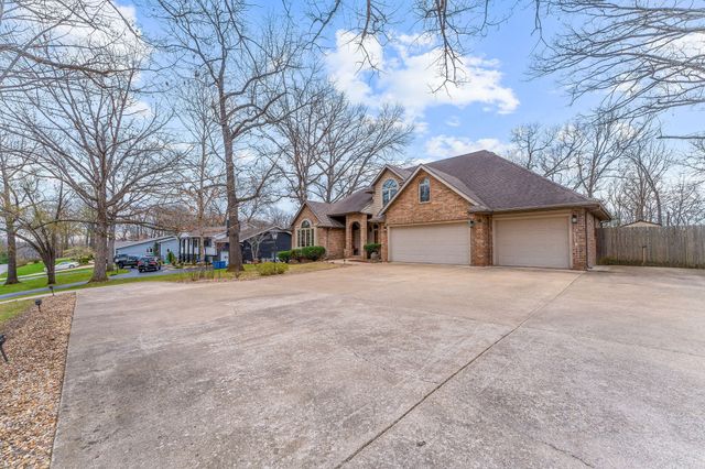 115 Stone Ridge Drive, Branson, MO 65616