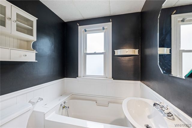 2633 Greenfield Avenue, Hamburg, NY 14075
