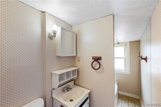 2633 Greenfield Avenue, Hamburg, NY 14075