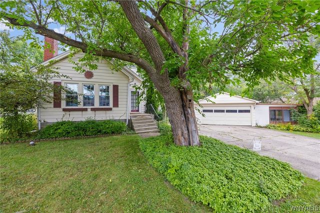 2633 Greenfield Avenue, Hamburg, NY 14075
