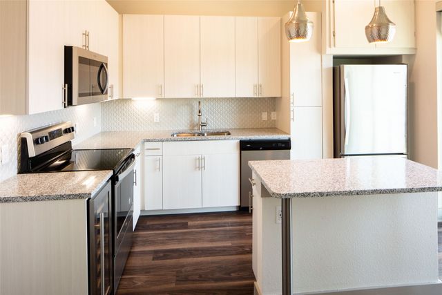 6000 Gaston Avenue 107, Dallas, TX 75214