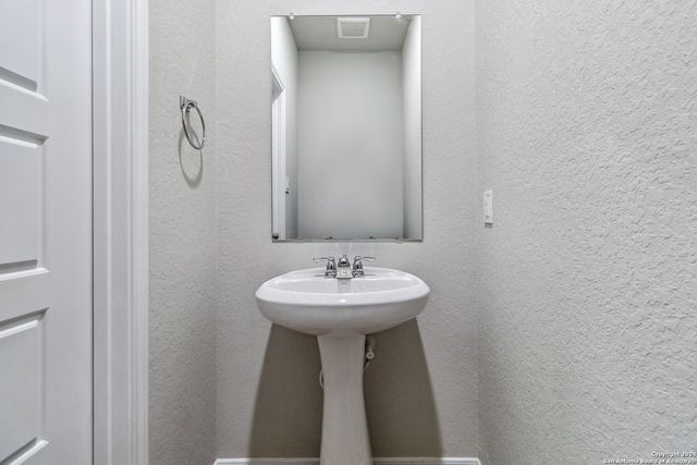 3932 Abbott Pass, San Antonio, TX 78152