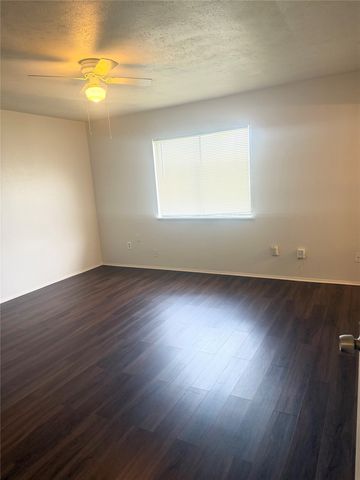 4805 Woodruff Drive, The Colony, TX 75056