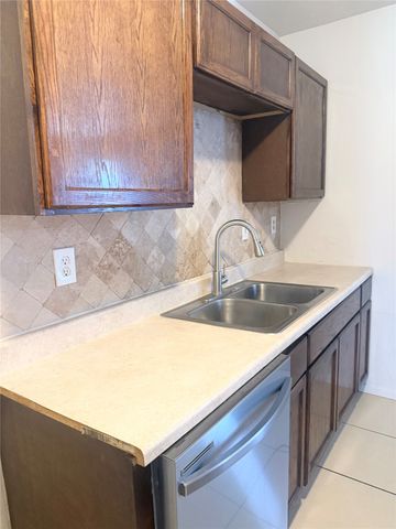4805 Woodruff Drive, The Colony, TX 75056