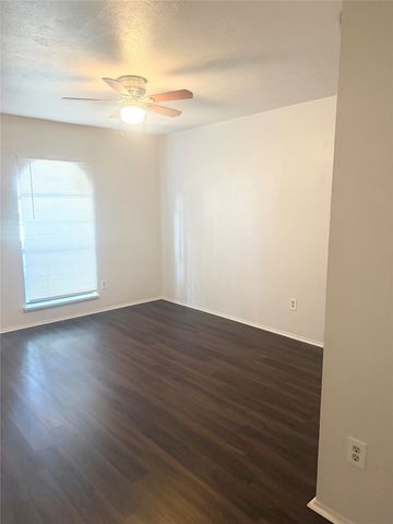 4805 Woodruff Drive, The Colony, TX 75056